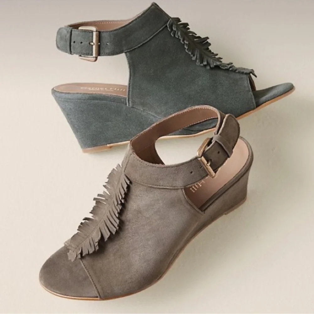 Garnet Hill Carmella Wedge Sandals Gray Suede Fringe Wedges Shoes Size 7
